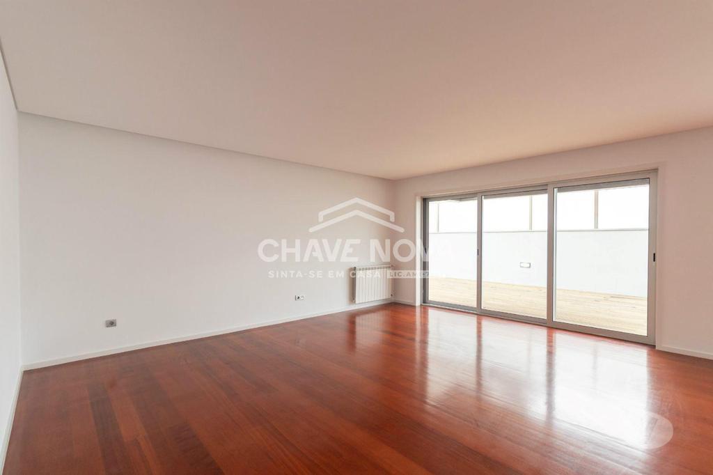Apartamentos a venda Espinho - Fotos para Espinho-Moradia T4+2 no centro de Espinho (SMF 02524)