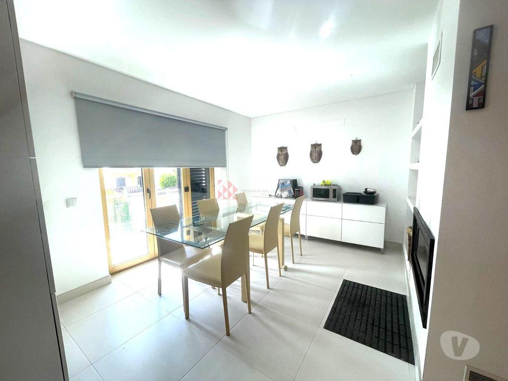 Apartamentos a venda Palmela - Fotos para Moradia T4 Recente com quintal e garagem em Palmela, Setúbal,