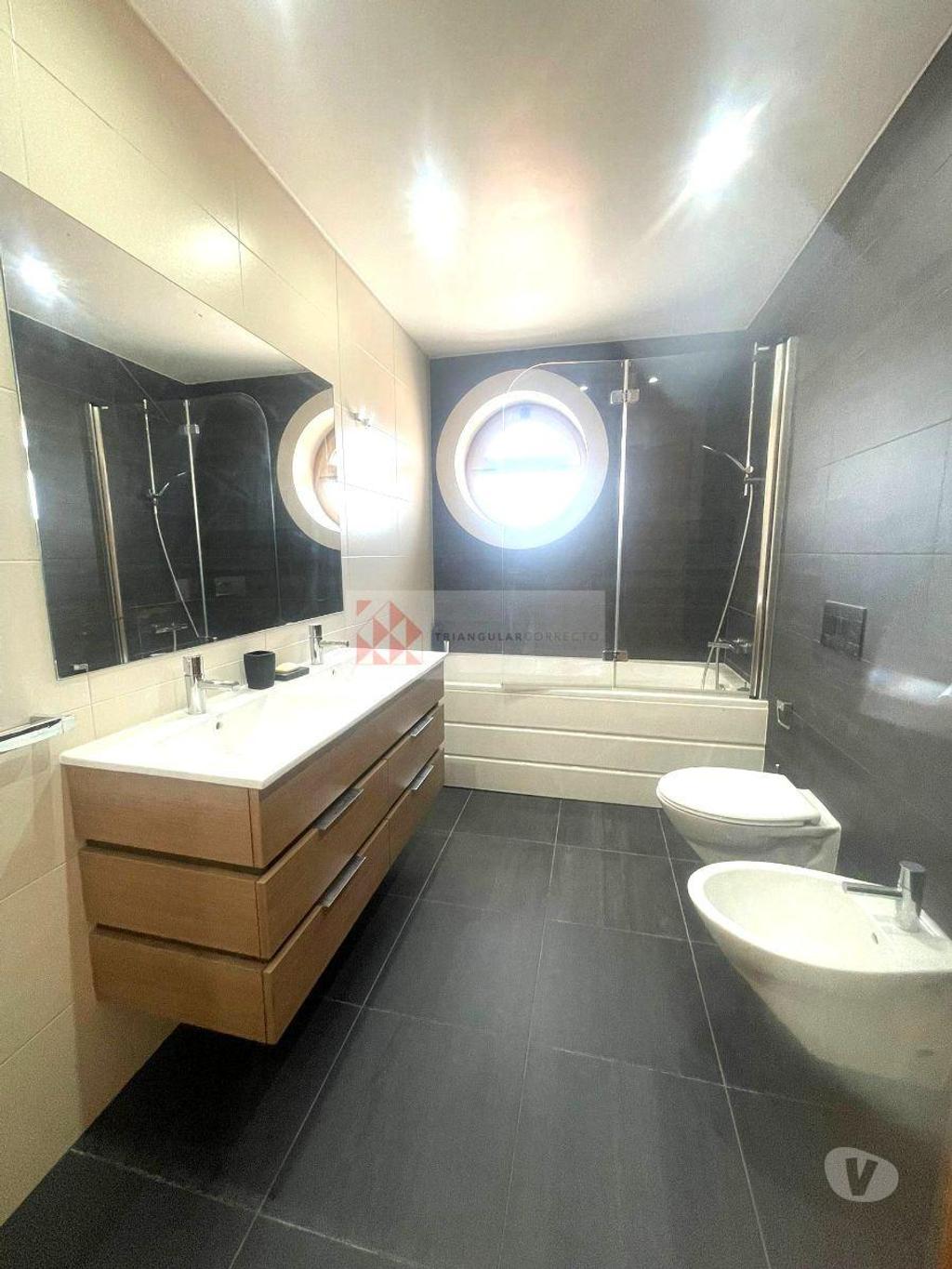 Apartamentos a venda Palmela - Fotos para Moradia T4 Recente com quintal e garagem em Palmela, Setúbal,