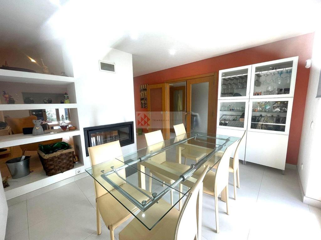 Apartamentos a venda Palmela - Fotos para Moradia T4 Recente com quintal e garagem em Palmela, Setúbal,