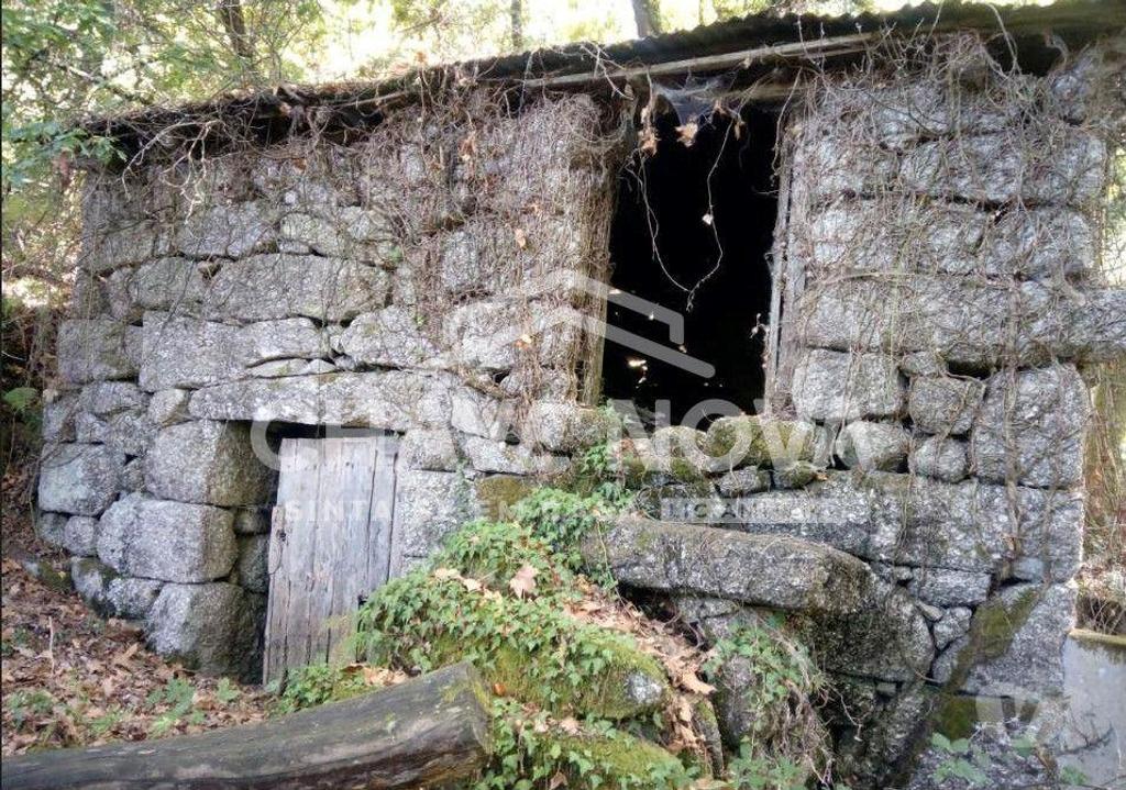 Terrenos Vieira do Minho - Fotos para Fabuloso Terreno junto Água na Caniçada, Gerês (BRG 00004)