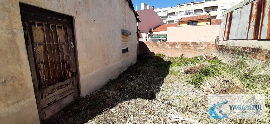 Apartamentos a venda Gondomar - Fotos para Moradia Térrea T1 com quintal e anexo para Recuperar na Venda