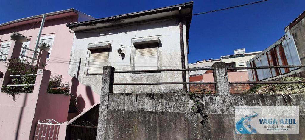 Apartamentos a venda Gondomar - Fotos para Moradia Térrea T1 com quintal e anexo para Recuperar na Venda
