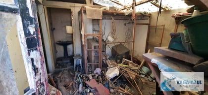 Casas e apartamentos - venda - Fotos para Moradia Térrea T1 com quintal e anexo para Recuperar na Venda