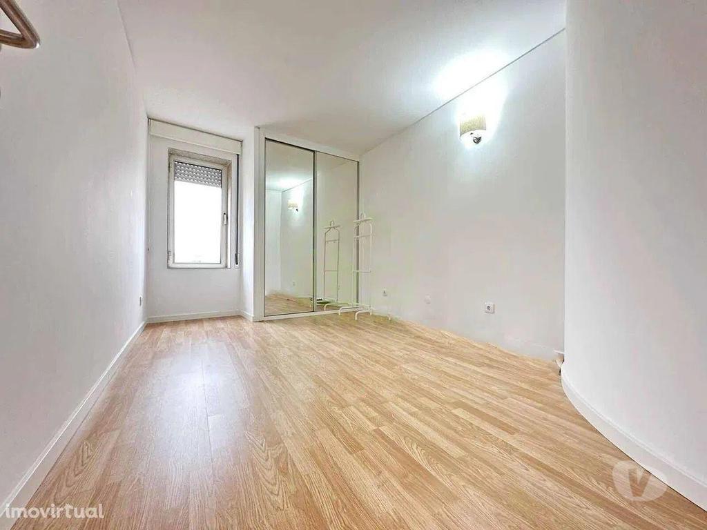 Apartamentos a venda Póvoa de Varzim - Fotos para Apartamento T2 REMODELADO Póvoa de Varzim (04125)