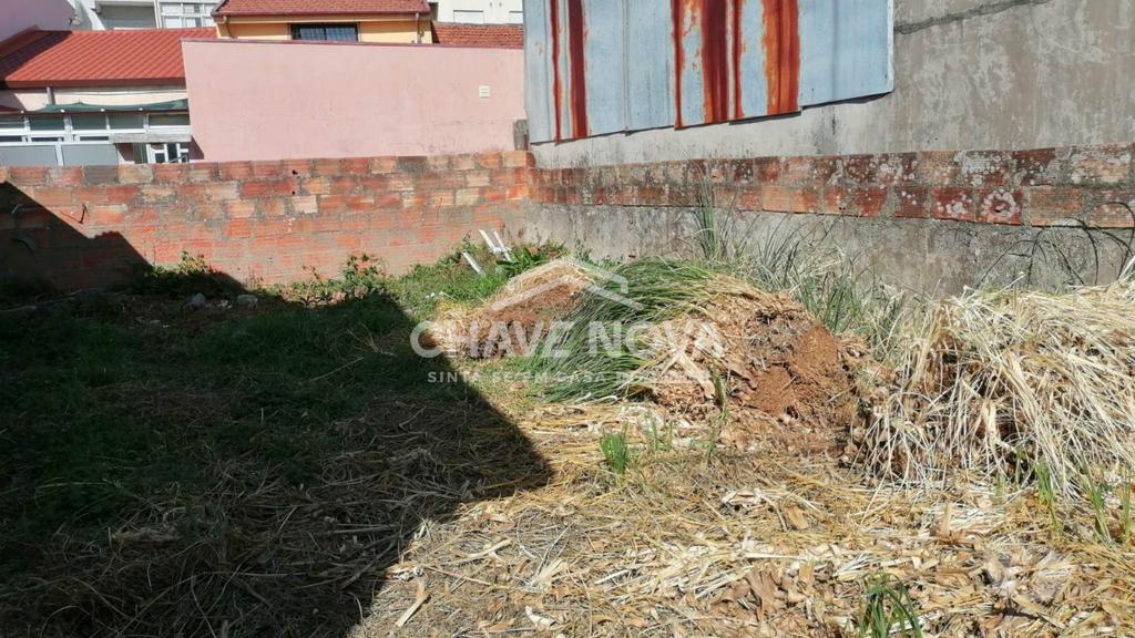 Apartamentos a venda Gondomar - Fotos para Moradia Térrea, com 3 frentes. Centro de Rio Tinto. Gondomar