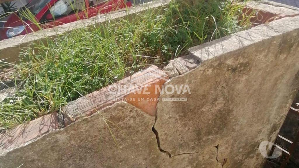 Apartamentos a venda Gondomar - Fotos para Moradia Térrea, com 3 frentes. Centro de Rio Tinto. Gondomar