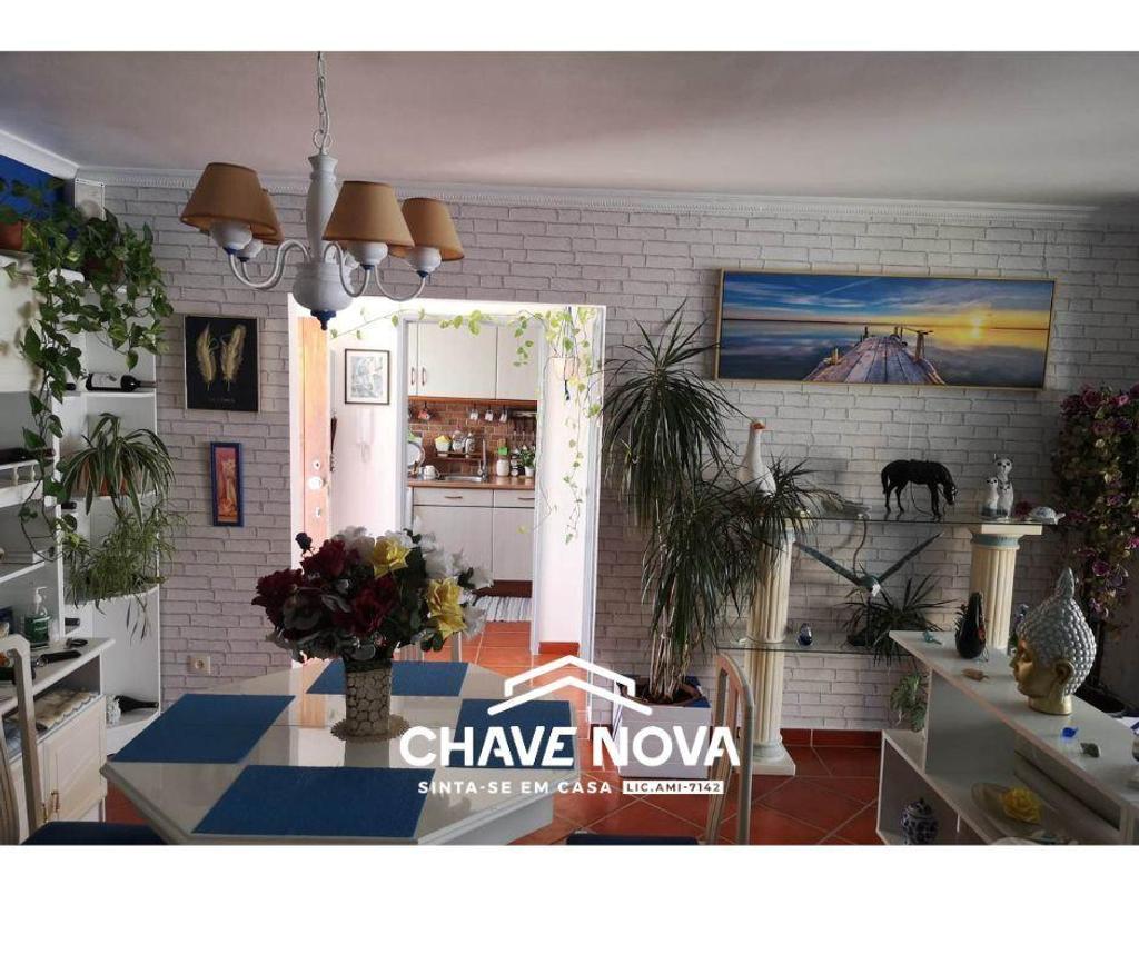 Apartamentos a venda Loulé - Fotos para Apartamento T2 em Quarteira a 125 metros da praia. (VLM 00126)