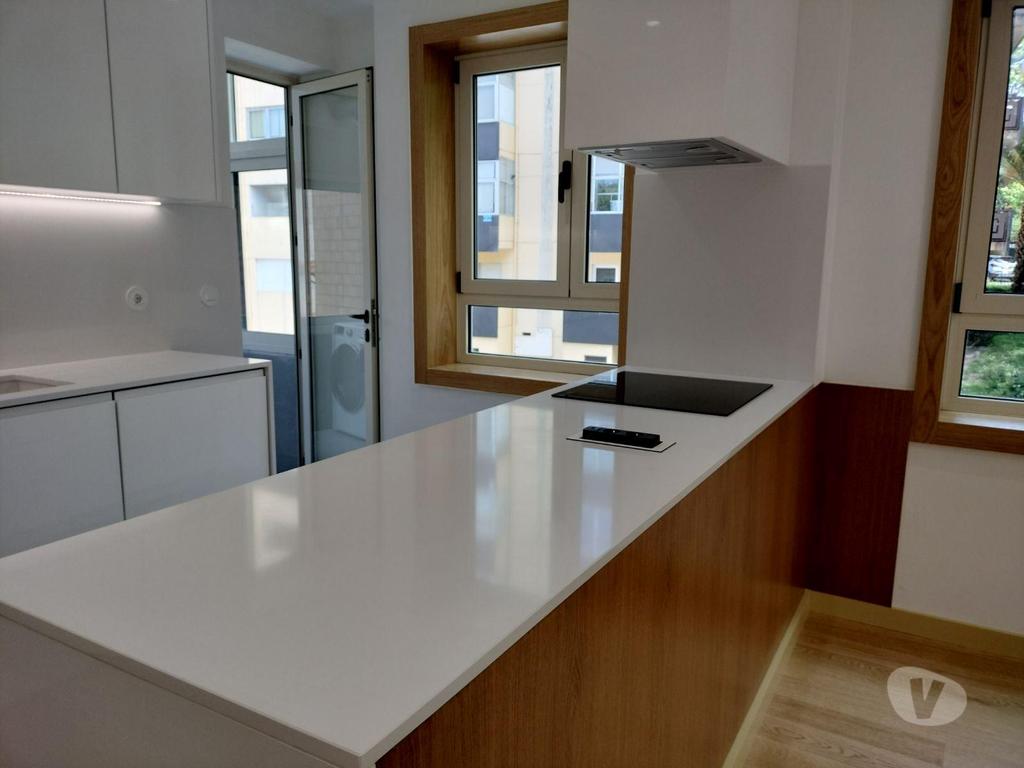 Apartamentos a venda Porto - Fotos para Apatamento T3, na Foz do Douro totalmente reconstruído (32642)