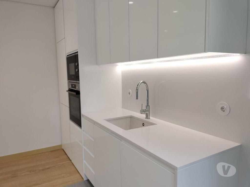 Apartamentos a venda Porto - Fotos para Apatamento T3, na Foz do Douro totalmente reconstruído (32642)