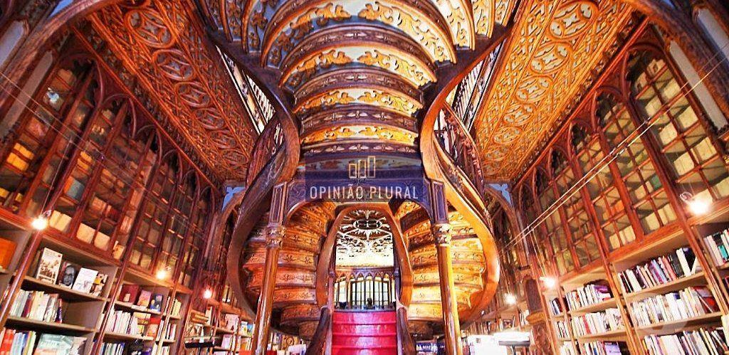 Comprar Loja Porto - Fotos para Prédio com Duas frentes em Plena Zona Histórica na Baixa do...