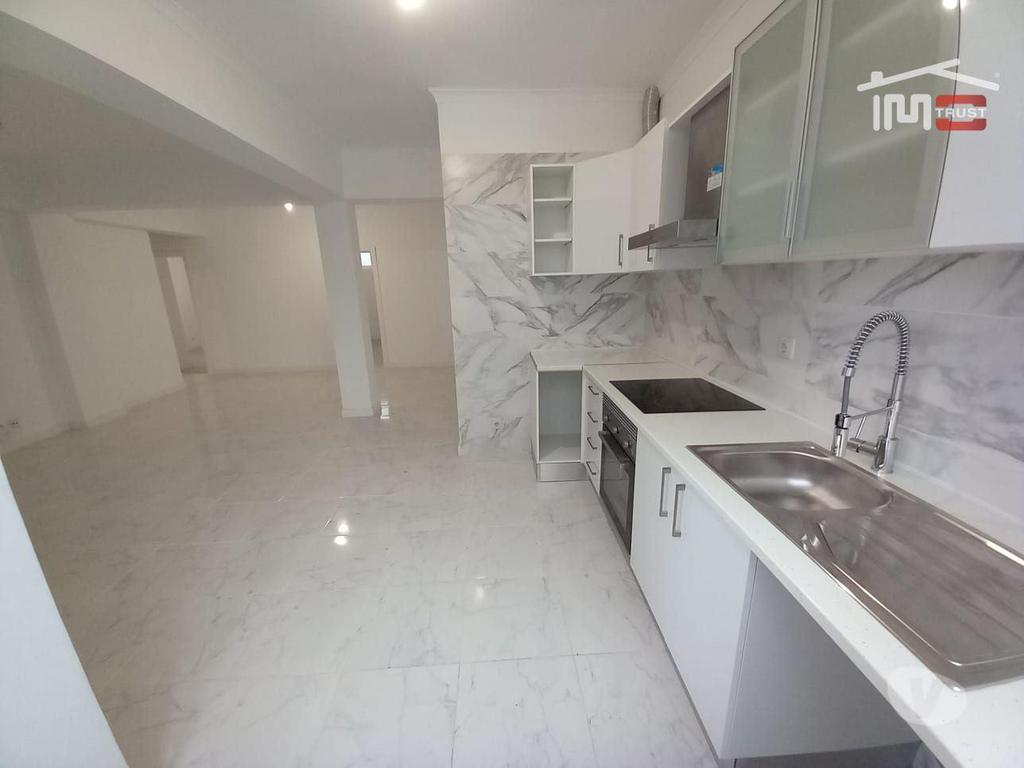 Apartamentos a venda Amadora - Fotos para Apartamento T2+1 Remodelado Sala com Open Space - Reboleira