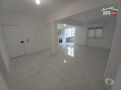 Apartamentos a venda - Fotos para Apartamento T2+1 Remodelado Sala com Open Space - Reboleira