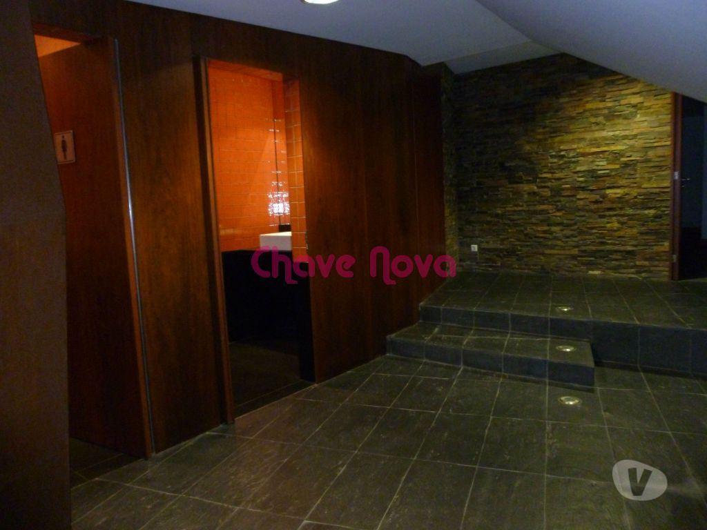 Aluguer Loja Vila Nova de Gaia - Fotos para Escritório com 585 m² em Zona central de V. N. Gaia