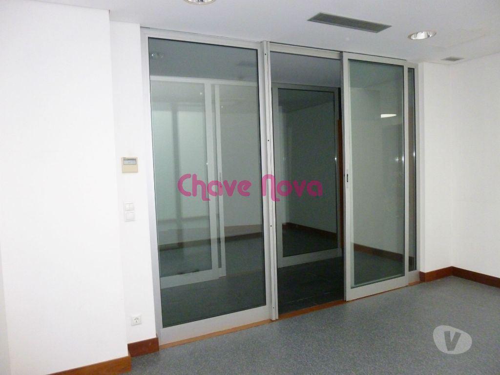 Aluguer Loja Vila Nova de Gaia - Fotos para Escritório com 585 m² em Zona central de V. N. Gaia