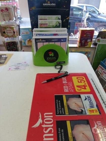 Venda imóveis comerciais - Fotos para Papelaria e Tabacaria-jogos Santa Casa -Custóias