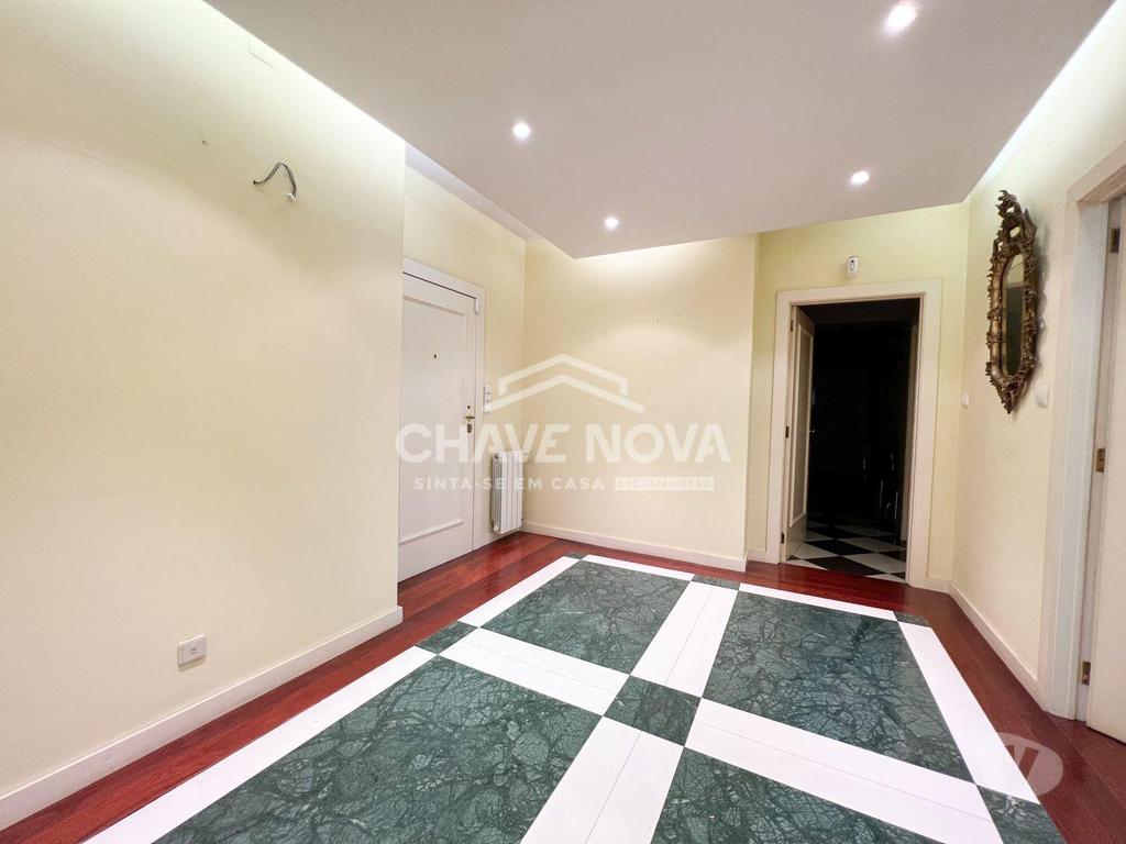 Apartamentos a venda Porto - Fotos para Porto-Apartamento T4+1 no Foco (PRTBV 00186)