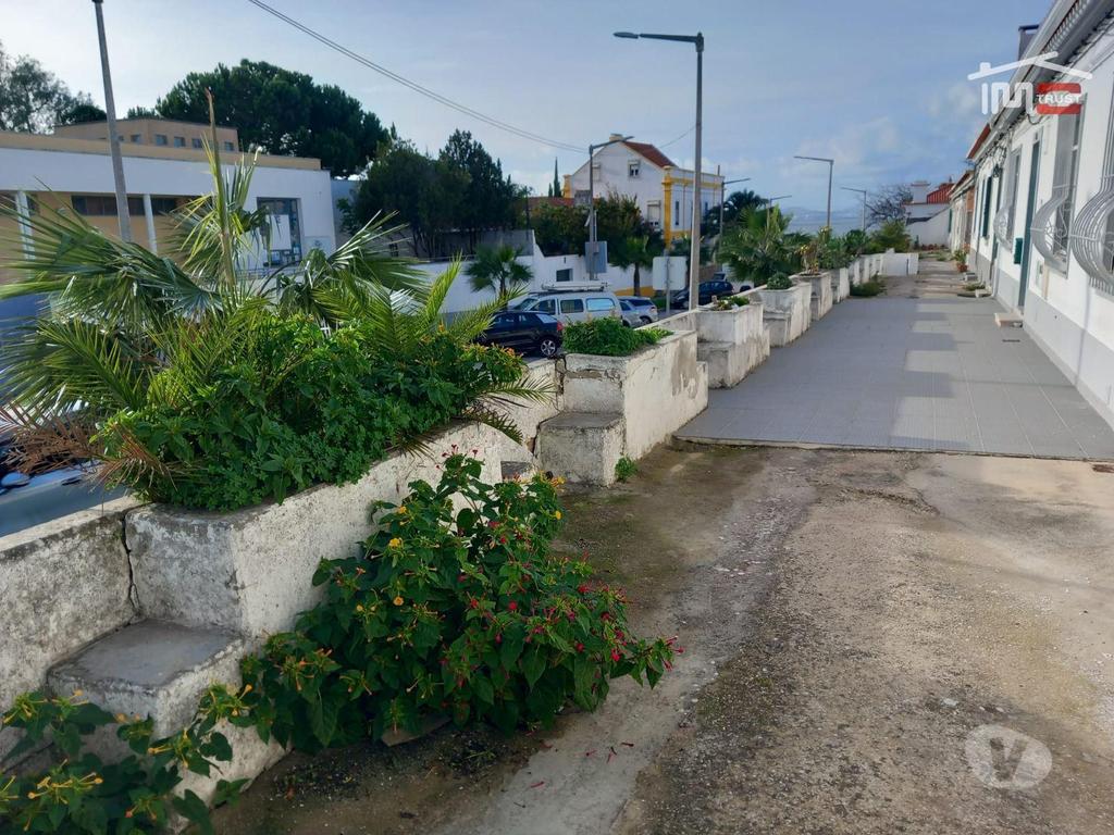 Apartamentos a venda Alcochete - Fotos para Moradia T3 Para Remodelaçao c Vista Rio Tejo - Alcochete