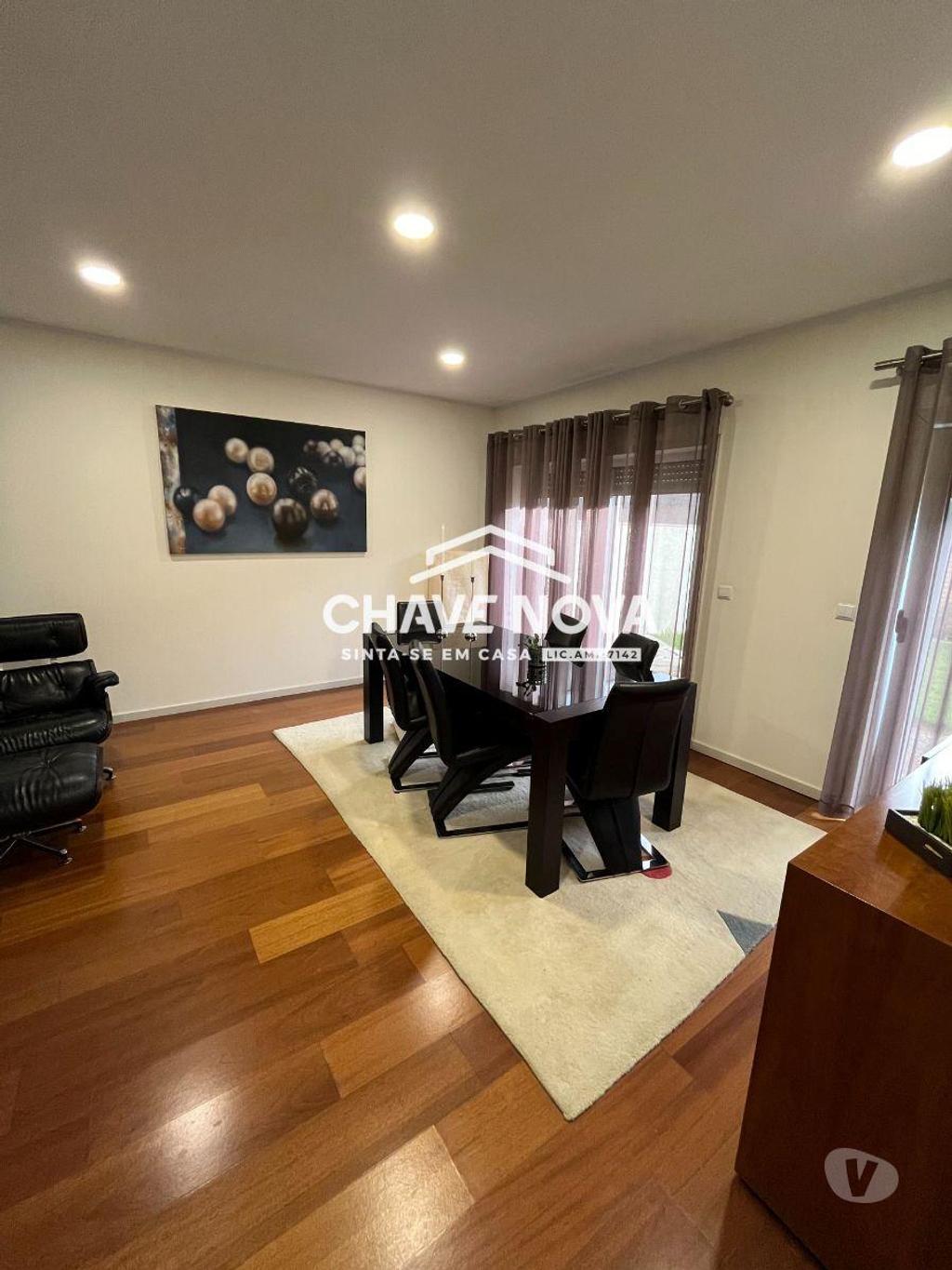 Apartamentos a venda Matosinhos - Fotos para Matosinhos-Moradia V4 em Lavra (Praia Agudela) (RT 02492)