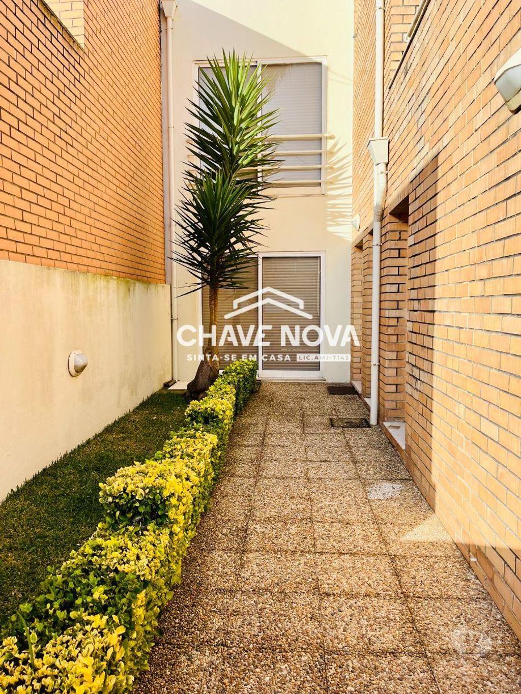 Apartamentos a venda Matosinhos - Fotos para Matosinhos-Moradia V4 em Lavra (Praia Agudela) (RT 02492)