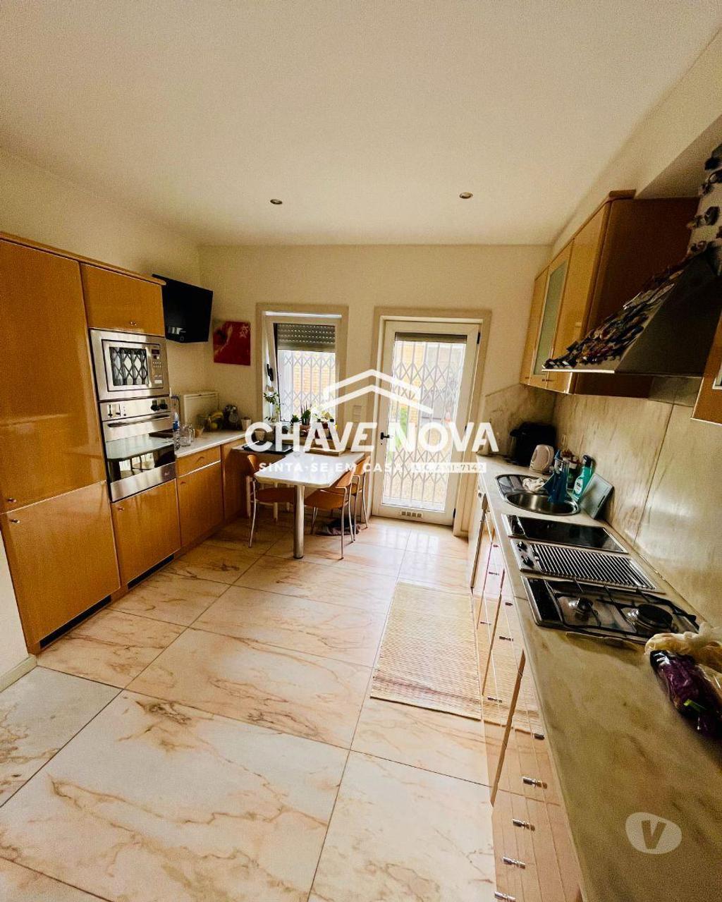 Apartamentos a venda Matosinhos - Fotos para Matosinhos-Moradia V4 em Lavra (Praia Agudela) (RT 02492)