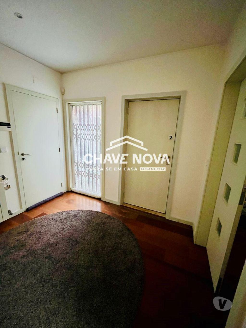 Apartamentos a venda Matosinhos - Fotos para Matosinhos-Moradia V4 em Lavra (Praia Agudela) (RT 02492)