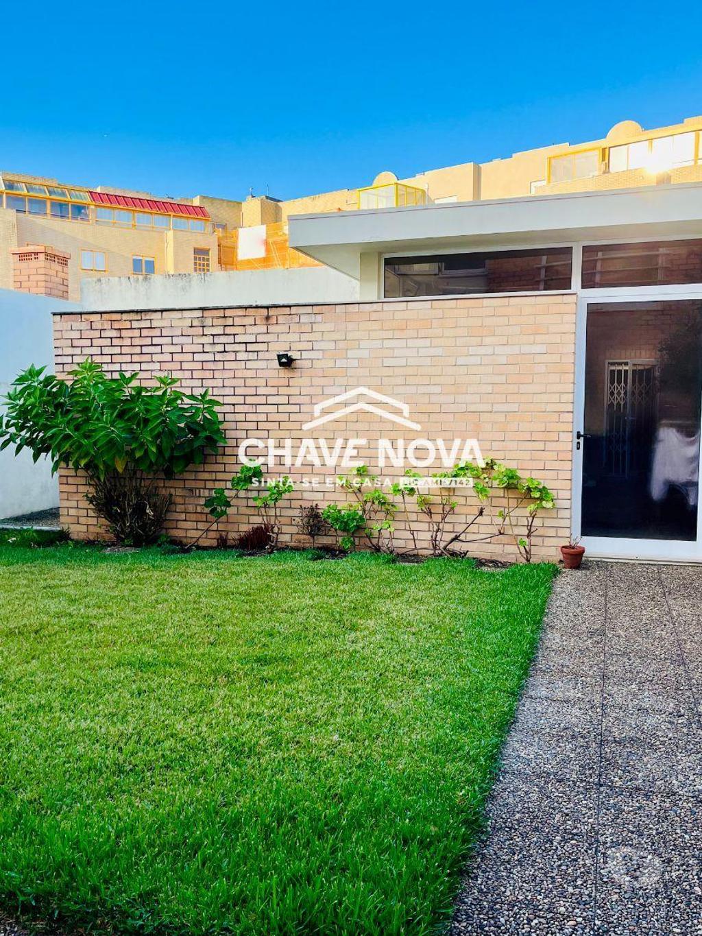 Apartamentos a venda Matosinhos - Fotos para Matosinhos-Moradia V4 em Lavra (Praia Agudela) (RT 02492)