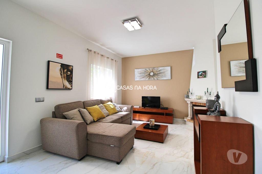 Apartamentos a venda Silves - Fotos para Moradia V3 com jardim, piscina e garagem em Armação de Pêra