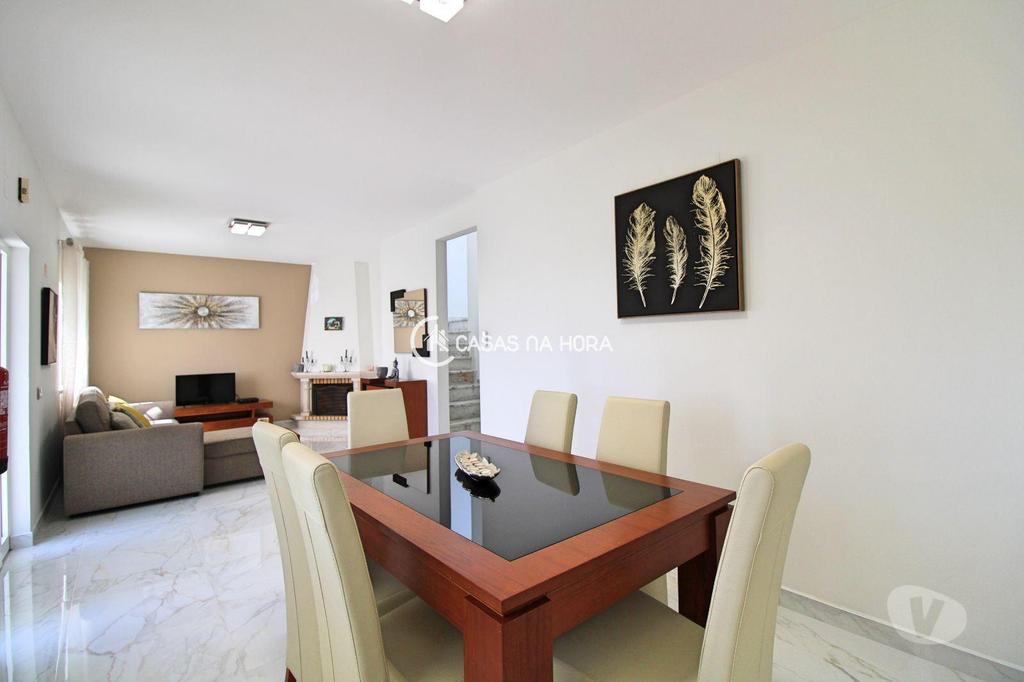Apartamentos a venda Silves - Fotos para Moradia V3 com jardim, piscina e garagem em Armação de Pêra