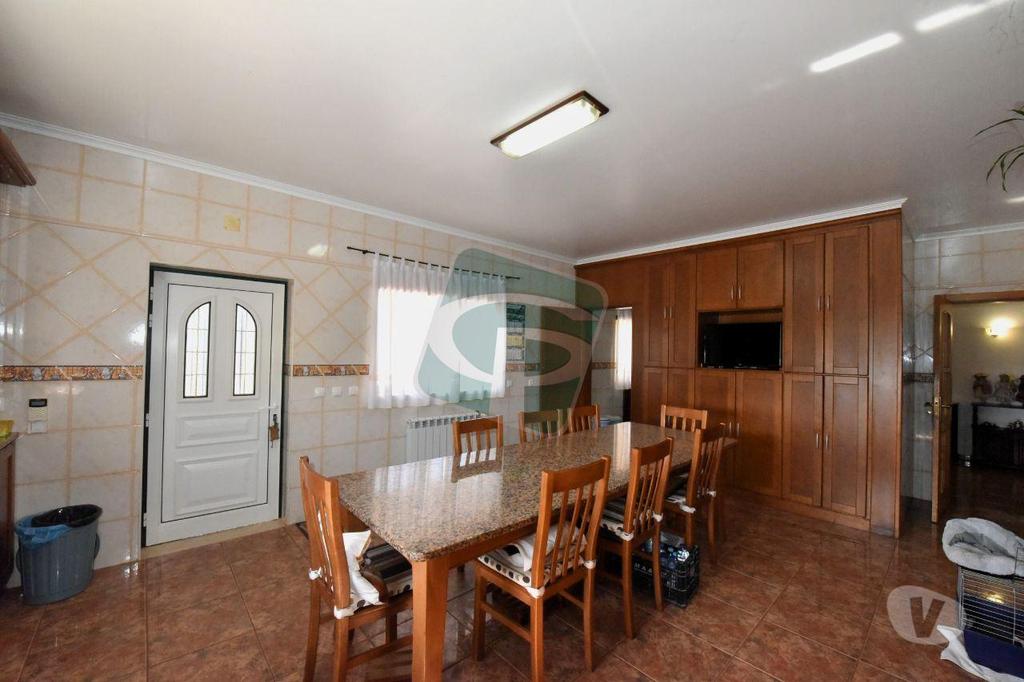 Apartamentos a venda Azambuja - Fotos para Azambuja-Moradia T5 em Alcoentre (MR102)