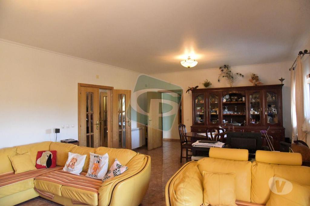 Apartamentos a venda Azambuja - Fotos para Azambuja-Moradia T5 em Alcoentre (MR102)