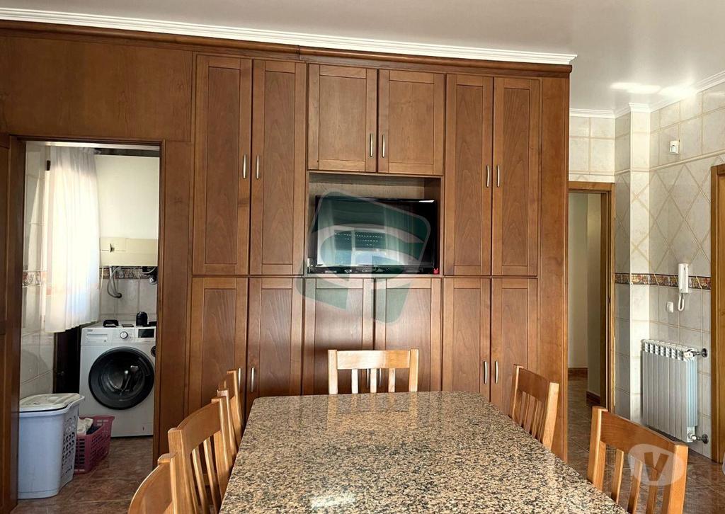 Apartamentos a venda Azambuja - Fotos para Azambuja-Moradia T5 em Alcoentre (MR102)