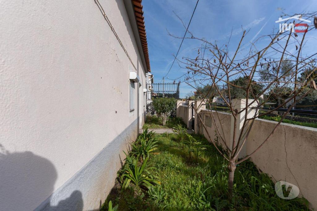 Apartamentos a venda Ourém - Fotos para Moradia térrea com sótão, anexos e logradouro com poço inserida