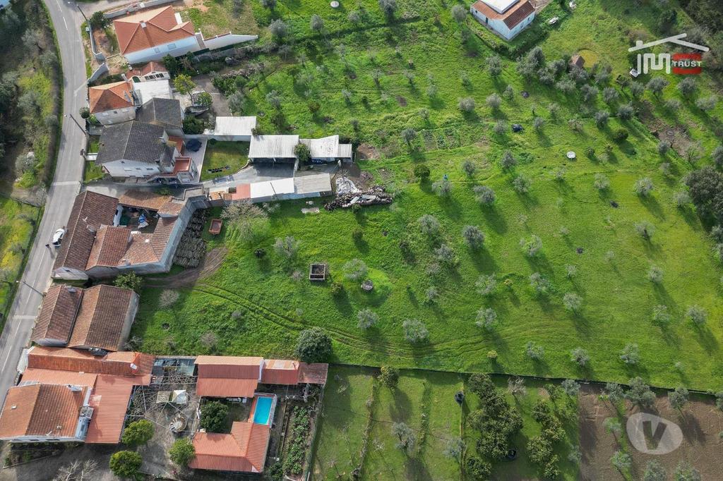 Apartamentos a venda Ourém - Fotos para Moradia térrea com sótão, anexos e logradouro com poço inserida