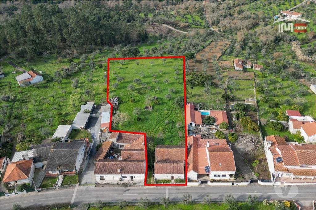 Apartamentos a venda Ourém - Fotos para Moradia térrea com sótão, anexos e logradouro com poço inserida