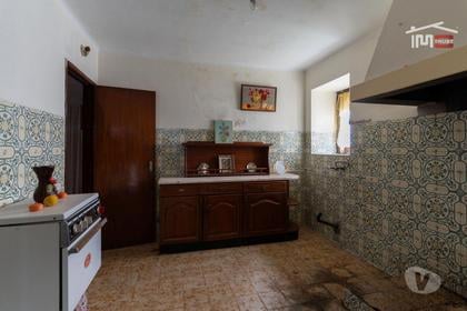 Casas a venda - Fotos para Moradia térrea com sótão, anexos e logradouro com poço inserida