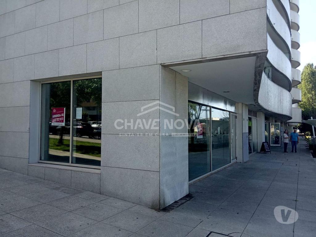 Comprar Loja Porto - Fotos para Loja com duas frentes Bessa Leite