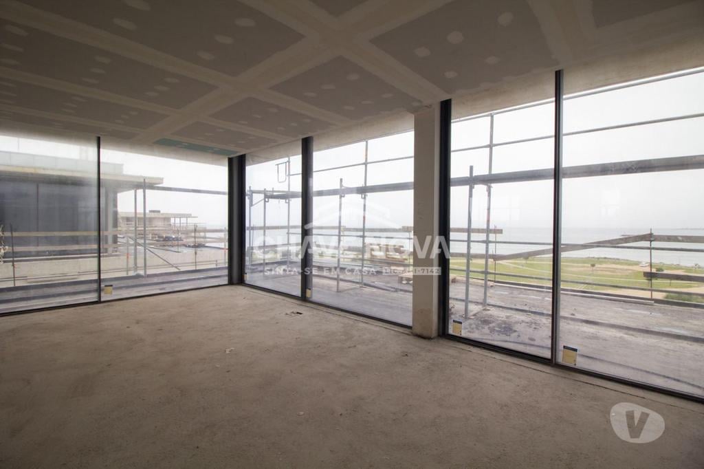 Apartamentos a venda Vila Nova de Gaia - Fotos para Apartamento T5 com terraço em toda a sua envolvência, vistas