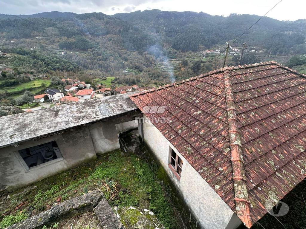 Apartamentos a venda Amarante - Fotos para Amarante-Moradia T3 para recuperar (A008-0073)