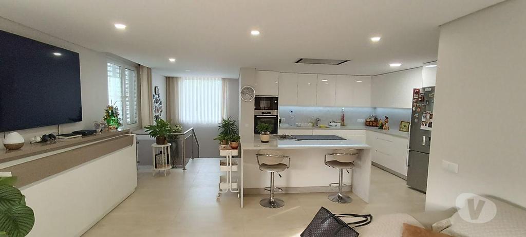 Apartamentos a venda Loulé - Fotos para Magnífica Vivenda T5 em área residencial de Quarteira (VLM 00140)