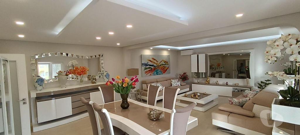 Apartamentos a venda Loulé - Fotos para Magnífica Vivenda T5 em área residencial de Quarteira (VLM 00140)