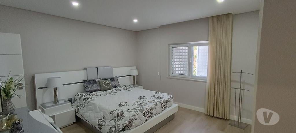 Apartamentos a venda Loulé - Fotos para Magnífica Vivenda T5 em área residencial de Quarteira (VLM 00140)