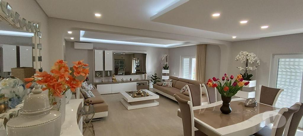 Apartamentos a venda Loulé - Fotos para Magnífica Vivenda T5 em área residencial de Quarteira (VLM 00140)