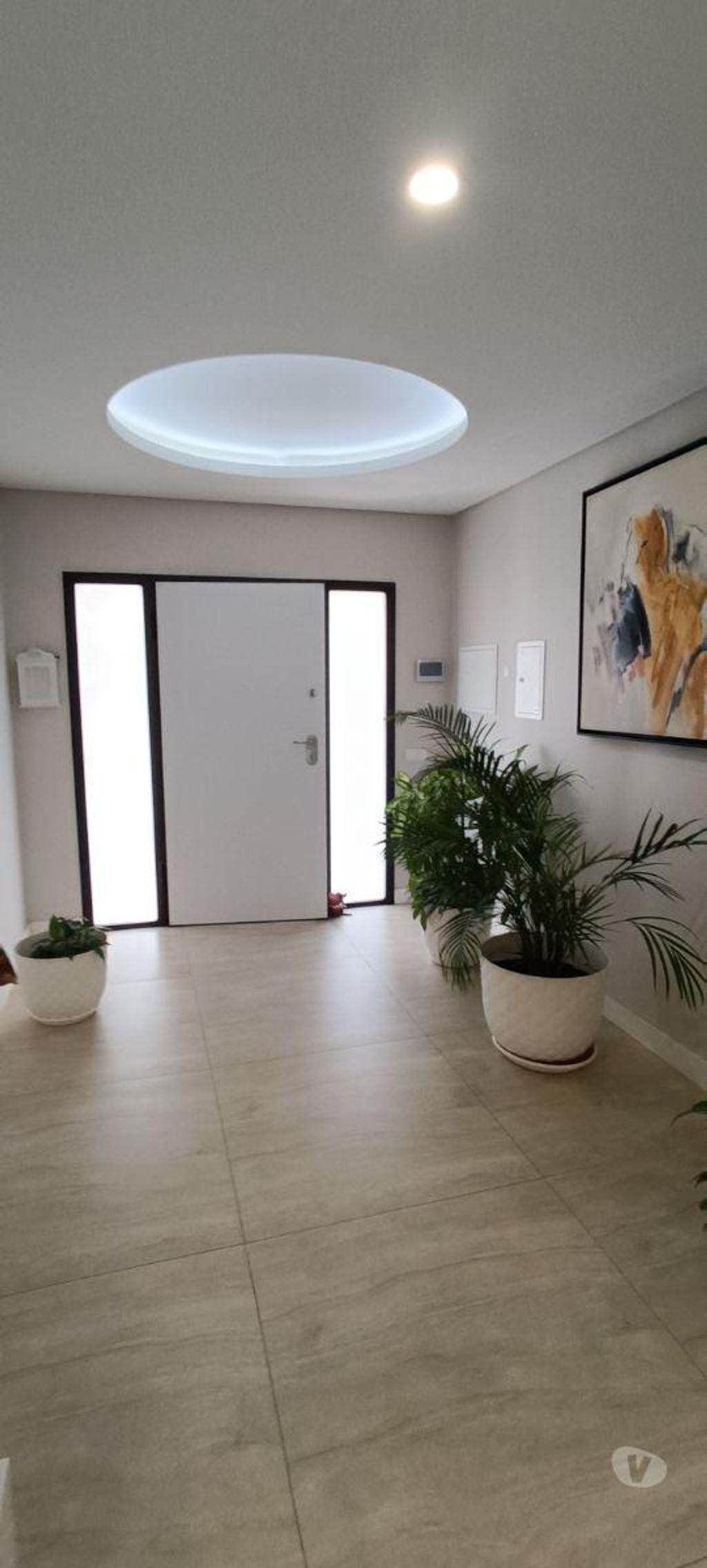 Apartamentos a venda Loulé - Fotos para Magnífica Vivenda T5 em área residencial de Quarteira (VLM 00140)