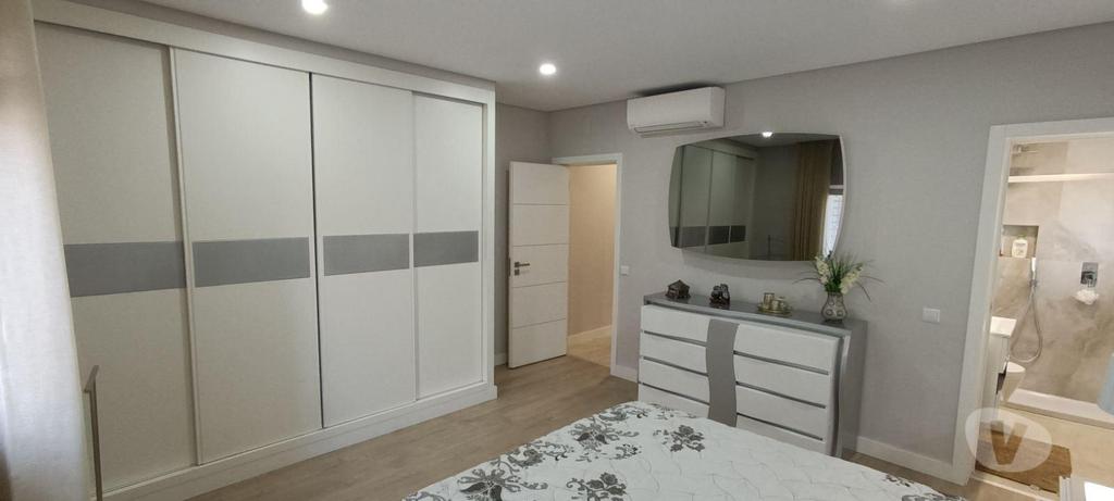 Apartamentos a venda Loulé - Fotos para Magnífica Vivenda T5 em área residencial de Quarteira (VLM 00140)