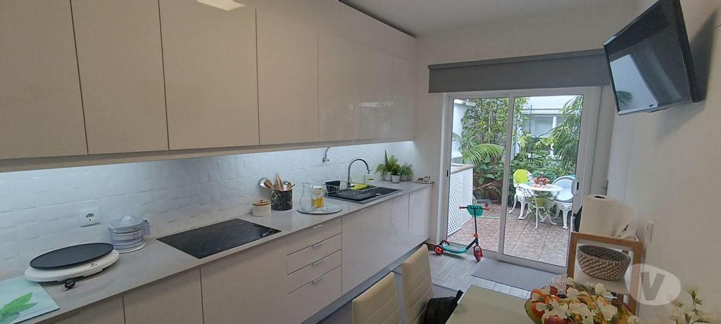 Apartamentos a venda Loulé - Fotos para Loule-Moradia T3 no centro de Quarteira. (VLM 00137)