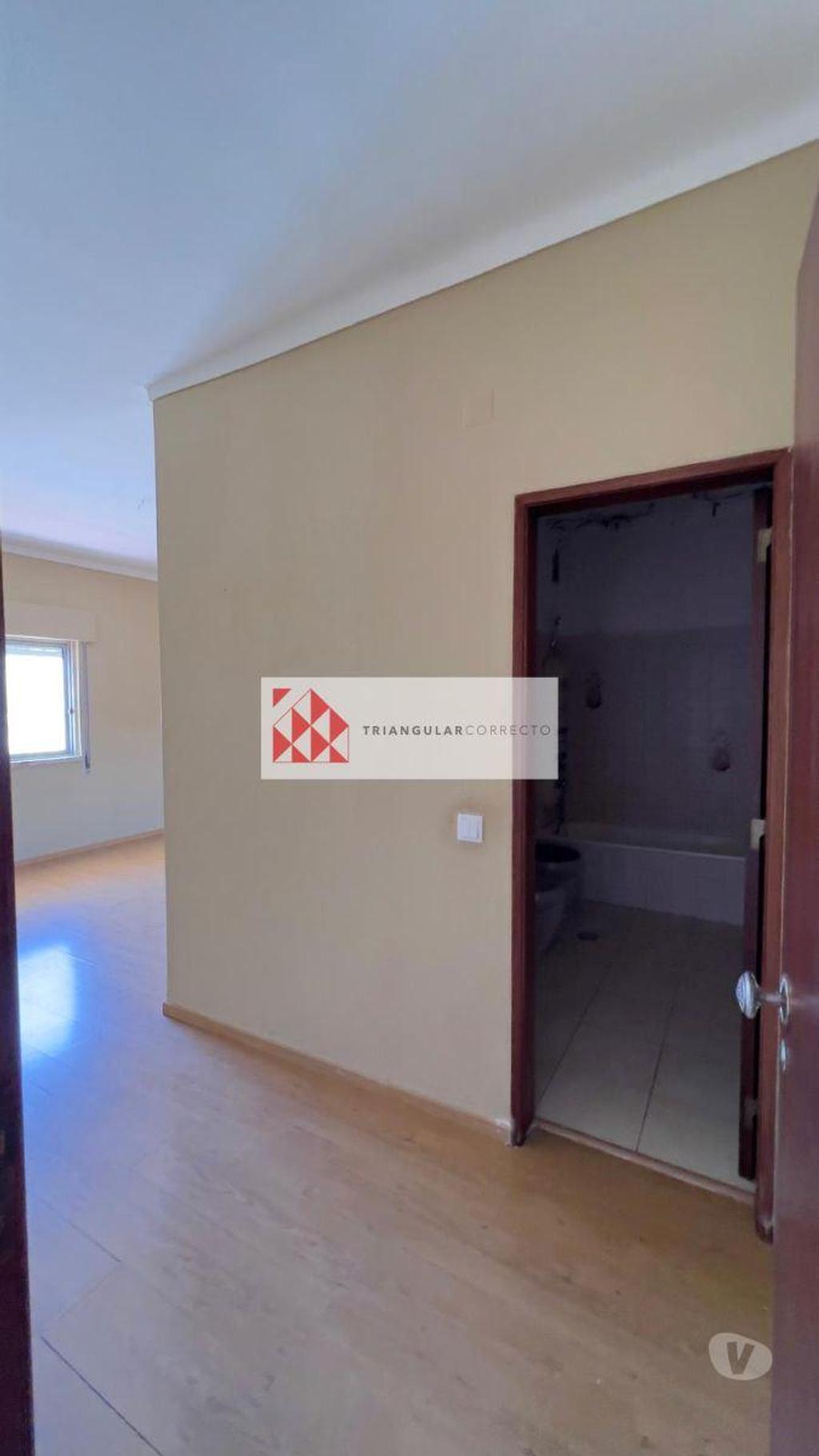Apartamentos a venda Palmela - Fotos para Apartamento T3 transformado em T2 na Volta da Pedra, Palmela (PN