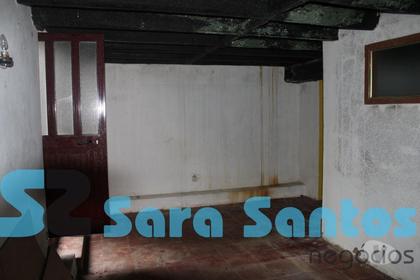 Apartamentos a venda - Fotos para Moradia T6 para Recuperar junto Avenida da Republica-Gaia