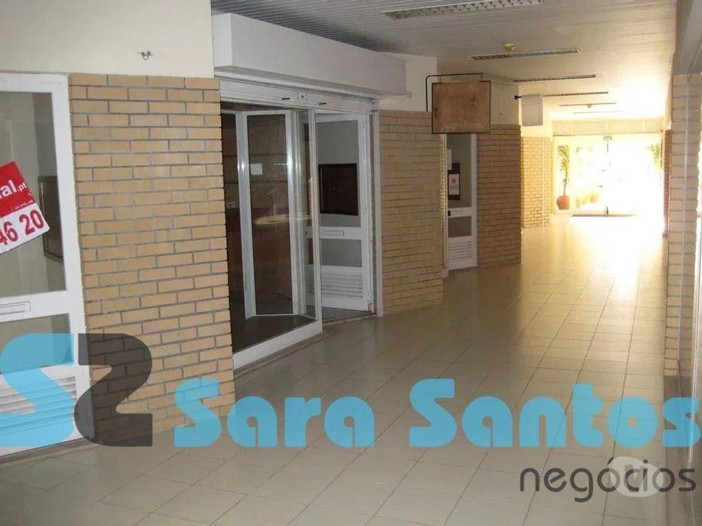Comprar Loja Gondomar - Fotos para Loja em Centro Comercial Mobilado- Rio Tinto