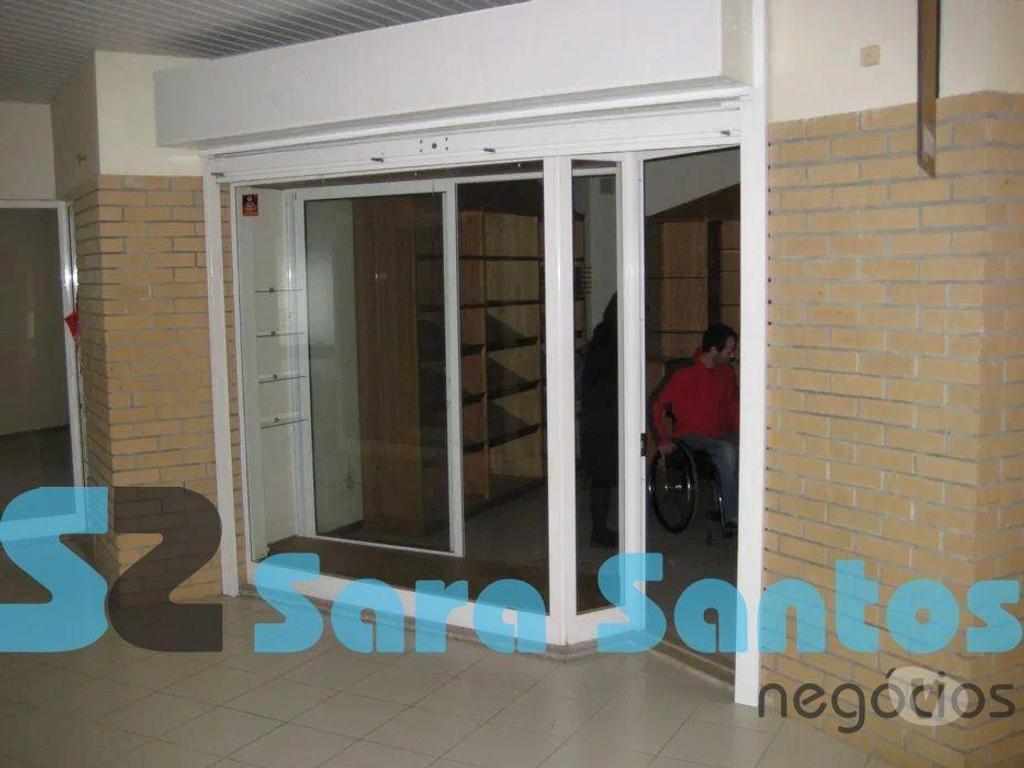 Comprar Loja Gondomar - Fotos para Loja em Centro Comercial Mobilado- Rio Tinto